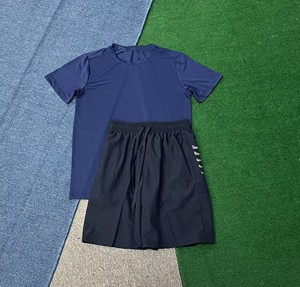 T-shirt de course pour homme léger, séchage rapide, respirant, élastique, bande réfléchissante, entraînement en extérieur, personnalisé ODM - Product Image 4