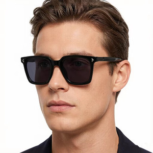 Lunettes de soleil vintage 2026 personnalisées avec logo, pour hommes et femmes, noires, pour la conduite, protection UV400, monture carrée large en TR90 - Product Image 1