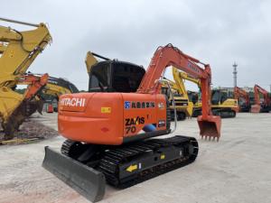 Excavatrice Hitachi ZX70 d'occasion, modèle 2022, en bon état de marche avec moteur, boîte de vitesses, pompe et goupilles/bagues fiables - Product Image 5