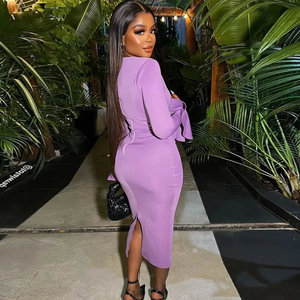 Vestido lavanda con cuello redondo y mangas acampanadas - Product Image 2