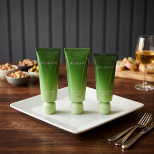 Tube cosmétique élégant en plastique vert 30ml 50ml 100ml avec bouchon à vis, surface brillante, impression offset, matériau PP - Product Image 1