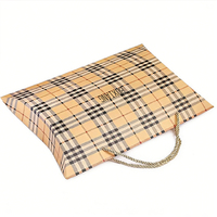 Boîte d'emballage en gros personnalisée avec logo imprimé pour foulards en soie, sacs à main et sous-vêtements, modèle boîte oreiller orange