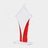 Support de présentation de trophée en acrylique personnalisé APEX pour la vente au détail de trophées, support transparent avec un design élégant pour les récompenses
