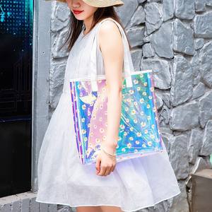 Bolso de mano de playa impermeable holográfico de PVC con logotipo personalizado para mujer, bolso de compras de hombro con cierre abierto portátil - Product Image 5