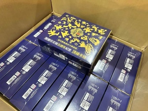 Scatola Premium Originale Pokémon TCG Pikachu - Edizione Promozionale Cinese 5° Anniversario - Vendita all'Ingrosso - Product Image 3