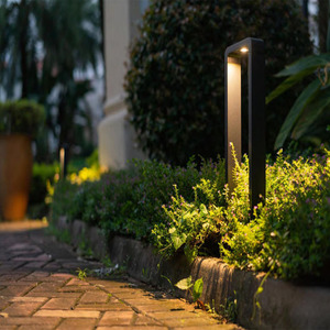 Lampadaire de jardin extérieur en laiton à LED blanc chaud 3500K IP66 AC 220V à énergie solaire avec détecteur de mouvement, intensité variable, garantie 10 ans - Product Image 4