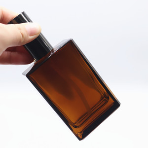 <span class=keywords><strong>3</strong></span> <span class=keywords><strong>Oz</strong></span> Tùy Chỉnh Màu Đen Mờ 100 <span class=keywords><strong>Ml</strong></span> Hình Chữ Nhật Vuông Thủy Tinh Lỏng Phun Chai Cho Tinh Dầu Matte Chai Màu Đen - Product Image 5
