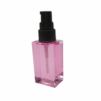Vente d'usine Échantillon gratuit PETG 50g Huile essentielle cosmétique de luxe pour soin de la peau Bouteille en plastique en forme de rectangle avec pompe de traitement