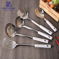 Petit quantité minimale de commande prêt à expédier 201ss gadgets de cuisine casseroles et poêles accessoires ensemble d'ustensiles de cuisine en marbre avec poignée en plastique
