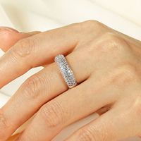 Groothandel brede edelsteenring ronde kubieke zirkonia klassieke semi-eeuwige ring geschikt voor unisex perfecte Valentijnsdag cadeau