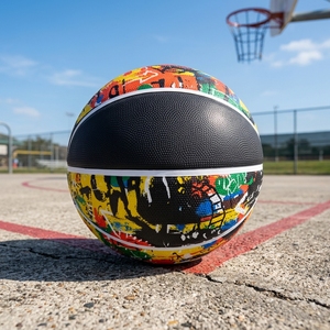 Pallone da Basket Spalding Serie Graffiti - Misura 7 - Arcobaleno/Multicolore - Uso Esterno - Materiale Gomma e PVC - Camera d'Aria in Gomma Butilica - Product Image 4
