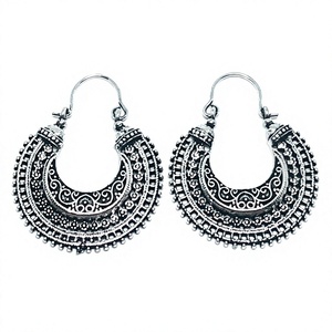 Se oxidan plata Vintage Boho Mandala pendientes de aro - Product Image 1