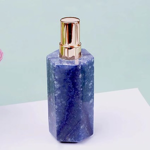 Quartz Gem Craft Hexaèdre Bouteilles <span class=keywords><strong>de</strong></span> parfum Aromathérapie Articles <span class=keywords><strong>de</strong></span> <span class=keywords><strong>toilette</strong></span> en rouge blanc jaune bleu vert etc. Gravure <span class=keywords><strong>de</strong></span> style d'amour - Product Image 4