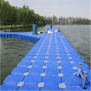 Piattaforma di camminata del ponte galleggiante di plastica del pontone galleggiante modulare del pontone dell'hdpe all'ingrosso, cubi galleggianti del bacino del jet ski della barca