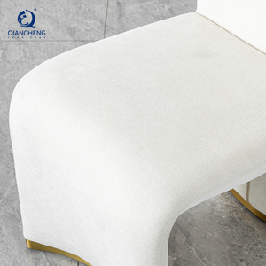 Chaise de salle à manger géométrique en Z à dossier haut, style hôtel 5 étoiles, chaise de réception haut de gamme en velours blanc pour salle à manger royale - Product Image 5