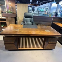 Mobilier de bureau moderne et luxueux pour le patron exécutif Bureau en bois pour le travail Table de bureau élégante en bois