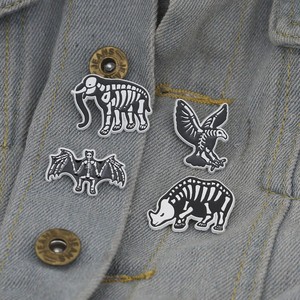 Metal Cartoon Elefante Águia Rinoceronte Bat Peixe Gato Série Crânio Emblema Adorável Animal Broche Lapela Pin - Product Image 3