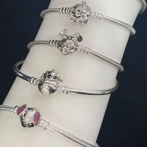 Bracelet à breloques Pan original tendance 2025 pour fille, enfant, femme, homme, avec chaîne serpent basique et perles DIY, cadeau de fête et de remise de diplôme - Product Image 4