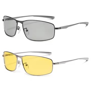 <span class=keywords><strong>Lunettes</strong></span> <span class=keywords><strong>de</strong></span> <span class=keywords><strong>soleil</strong></span> <span class=keywords><strong>photochromiques</strong></span> tendance 2025 pour hommes, verres gris TAC polarisés UV400, pour la conduite <span class=keywords><strong>de</strong></span> jour comme <span class=keywords><strong>de</strong></span> nuit, la pêche et les activités <span class=keywords><strong>de</strong></span> plein air - Product Image 1