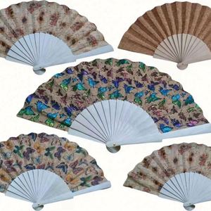 Abanico de Madera de 23 cm con Múltiples Diseños de Mariposas y Flores, Material Ecológico, Regalos para Eventos - Product Image 1