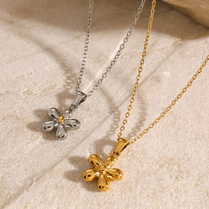 Collar <span class=keywords><strong>de</strong></span> Cadena <span class=keywords><strong>de</strong></span> Serpiente <span class=keywords><strong>de</strong></span> <span class=keywords><strong>Acero</strong></span> <span class=keywords><strong>Inoxidable</strong></span> Plateado para Mujer <span class=keywords><strong>HOYA</strong></span>, Chapado en Oro, con Flor <span class=keywords><strong>de</strong></span> Margarita y Mariposa, Estilo Bohemio, Regalo <span class=keywords><strong>de</strong></span> Boda, Budismo - Product Image 2