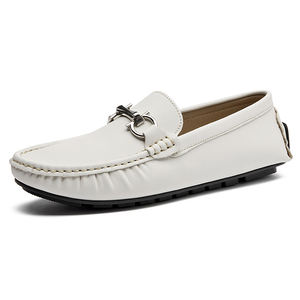 Mocassins plats décontractés pour hommes en cuir PU, grande taille 46 et 47, à bout large, de haute qualité, prix bas, pour la conduite, vente chaude directe usine - Product Image 1