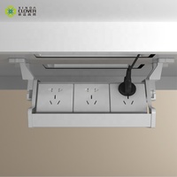 Bureau de travail extensible à deux places avec cadre en acier moderne conçu pour un travail de bureau efficace