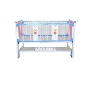 Cama Hospitalaria Pediátrica Tatsuhiro L2130 W980 H500 Manual con Doble Balancín y Barandilla de Cobertura Completa - Product Image 2