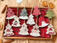 Décoration de Noël suspendue personnalisée en bois massif gravé, thème féerique écologique, Père Noël et bonhomme de neige, avec corde