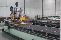 Routeur CNC à double scie ATC pour la découpe, le fraisage et le perçage de panneaux en nid d'abeille en aluminium, machine de traitement automatique des panneaux