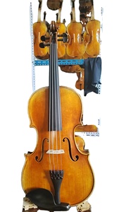 Violín Antiguo 4/4 Hecho a Mano por Expertos, para Interpretación Profesional, con Componentes de Ébano y Acabado Barnizado - Product Image 2