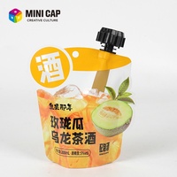 Fruitwijn-tuitzakje met speelgoedachtige mini-dop, voor koude & warme dranken
