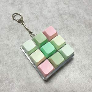 Al por mayor: Llavero con tecla de teclado, tapas de teclado de juguete, gadget de descompresión y alivio del estrés para adultos, para pasar el tiempo - Product Image 1