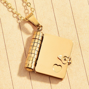 Collana con Ciondolo Personalizzabile in Acciaio Inossidabile Placcato Oro 18K, Apribile, Stile Trendy, Girocollo per Coppia, Idea Regalo - Product Image 1