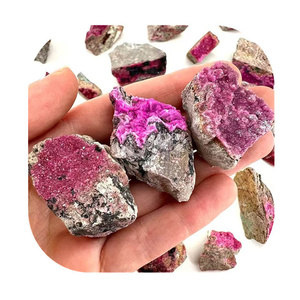 Recién llegados Especímenes de minerales preciosos naturales Cobaltocalcita sin calentar Rosa Cobalto rojo Calcita Piedra cruda para la venta - Product Image 1