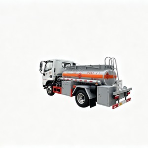 Camion-citerne diesel à entraînement intégral 8000L-12000L en acier au carbone pour stations-service - Product Image 1