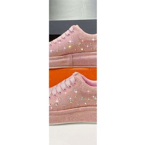 Chaussures de créateur de mode luxueuses et de haute qualité - Chaussures décontractées tendance roses à paillettes et diamants, avec semelles épaisses pour la marche. - Product Image 2