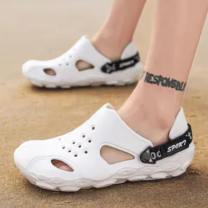 Scarpe in schiuma personalizzate pantofole per piedi grandi pantofole in gomma con Logo all'ingrosso personalizzato