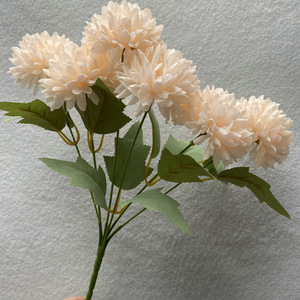 Nouvelles fleurs artificielles d'hortensia à 6 têtes, chrysanthèmes, fleurs décoratives, couronnes et plantes pour décoration <span class=keywords><strong>de</strong></span> mariage, directement <span class=keywords><strong>de</strong></span> l'usine - Product Image 3