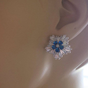 Orecchini a Forma di Fiocco di Neve per Donne, Orecchini Invernali con Pietre Scintillanti, Gioielli alla Moda, Regalo Carino, Vendita all'Ingrosso - Product Image 4