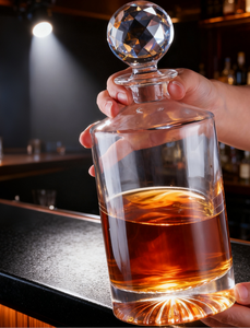 <span class=keywords><strong>Carafe</strong></span> à whisky et vin en cristal transparent de haute qualité, sans plomb, moderne, fabriquée à la machine, 900 ml, pour bar et fêtes - Product Image 3