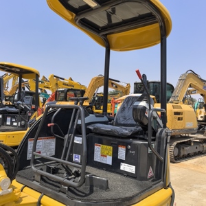 Mini-pelleuse Komatsu PC20 d'occasion pas chère du Japon avec cabine ouverte et chenilles en caoutchouc pour travaux agricoles, de jardinage et d'aménagement paysager - Product Image 6
