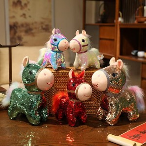 Peluche Cavallo Colorato con Glitter, Ciondolo Mascotte Anno del Cavallo, Decorazione Soggiorno, Regalo di Capodanno, Cotone PP - Product Image 3