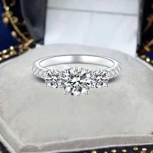 Anillos de Tres Piedras de Moissanita Redonda de 1.8CT VVS1 GRA al por Mayor, Plata de Ley 925 Chapada en Oro Blanco de 18K, Joyería Fina para Mujer - Product Image 6