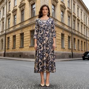 Robe Abaya élégante en polyester imprimé de luxe pour femmes musulmanes, tenue de soirée personnalisée pour occasions spéciales au Moyen-Orient - Product Image 1