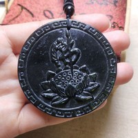 Pendentif Bouddha en Jade Serpentine, Collier Lotus Vert, Plaque Ronde en Jade - Artefact Culturel pour Couples