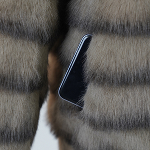 Manteau en fausse <span class=keywords><strong>fourrure</strong></span> de lapin mignon à deux couleurs personnalisées, col en fausse <span class=keywords><strong>fourrure</strong></span> matelassé - Product Image 5