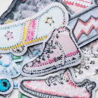 Patch en dentelle thermocollant personnalisé en forme de dessin animé pour skateboard, en toile écologique, avec logo brodé à l'ordinateur, tendance mode