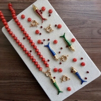 Collier pendentif breloque émail goutte d'huile motif poisson couleurs personnalisées, plaqué or 18 carats, avec perles en pierre naturelle, ensembles de bijoux pour femmes
