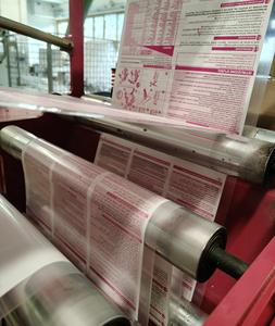 Gants jetables professionnels en polyéthylène de la marque Carte Dozio, fabriqués en Italie, résistants aux acides, aux alcalis et à l'huile, personnalisables pour la sécurité en salon - Product Image 6